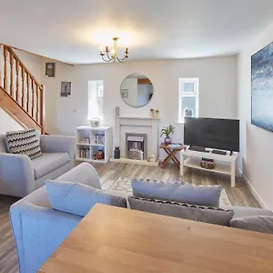 Robin's Den - Apartment Whitby